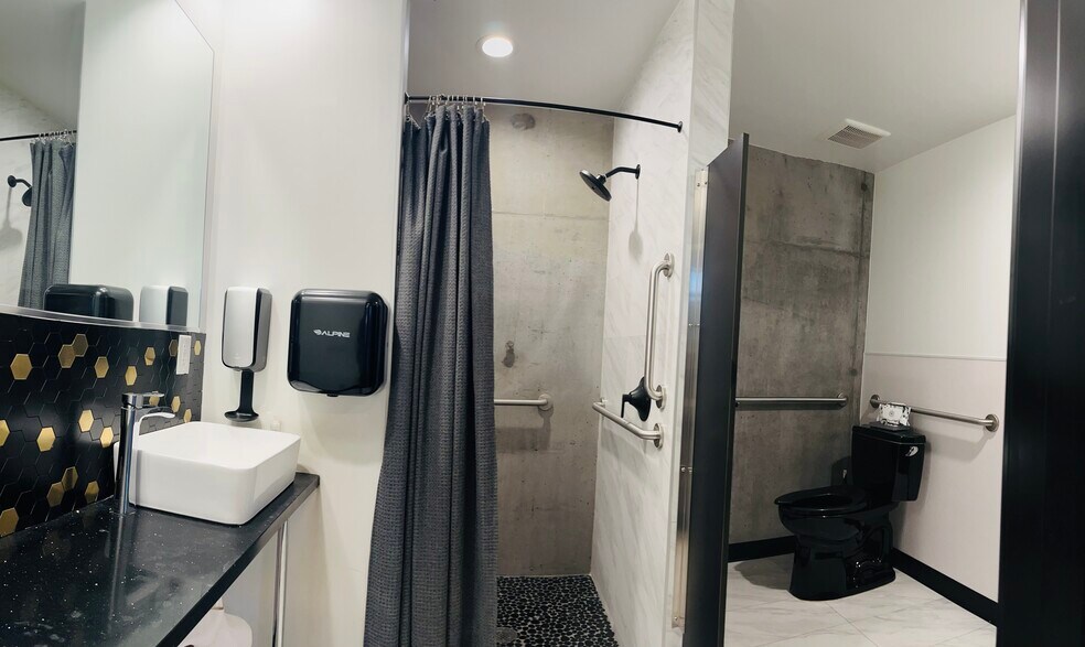 More Photos Of 353 E Bonneville Ave, Las Vegas Apartments For Lease