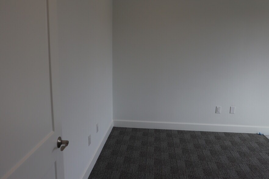 More Photos Of 400 Stonebrook Pky, Frisco Office For Sale