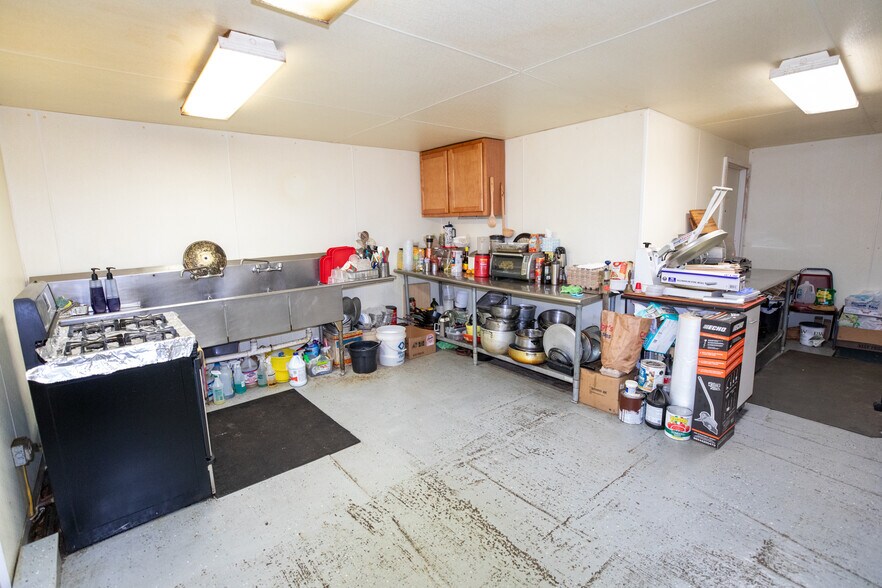 More Photos Of 8995 S US Highway 35, Monterey General Retail For Sale