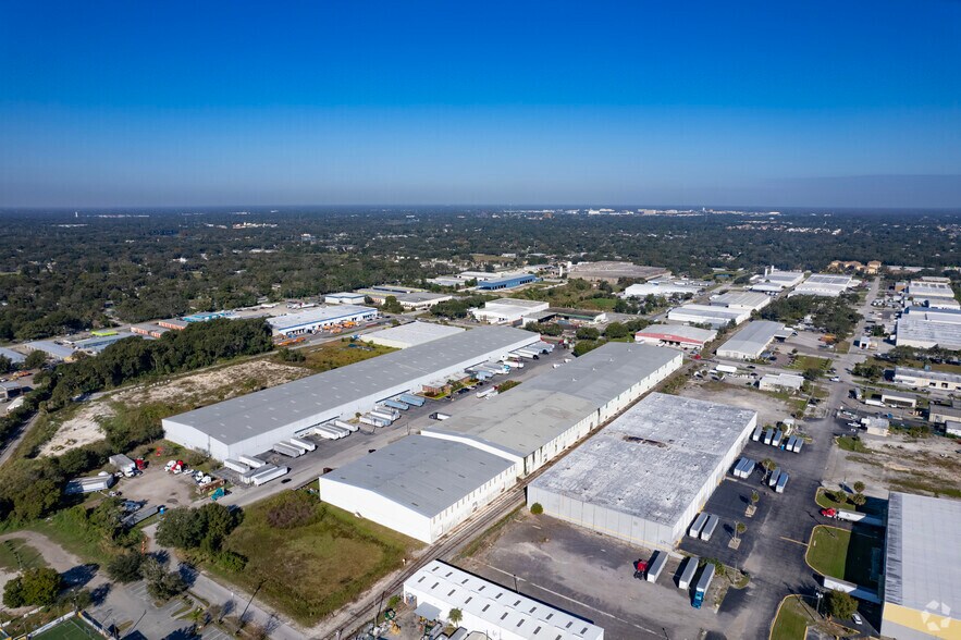 More Photos Of 5301 E Hanna Ave, Tampa Distribution For Lease
