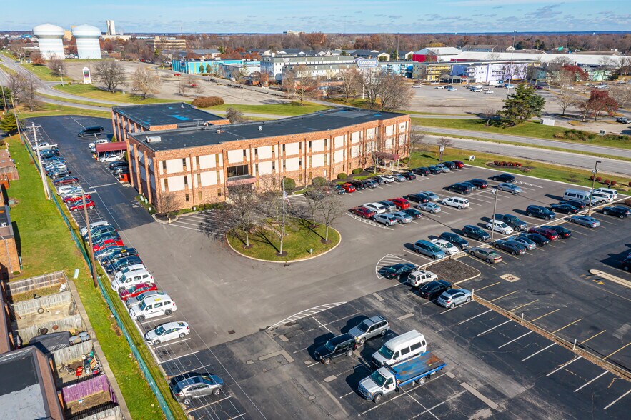 More Photos Of 6161 Busch Blvd, Columbus Office For Lease