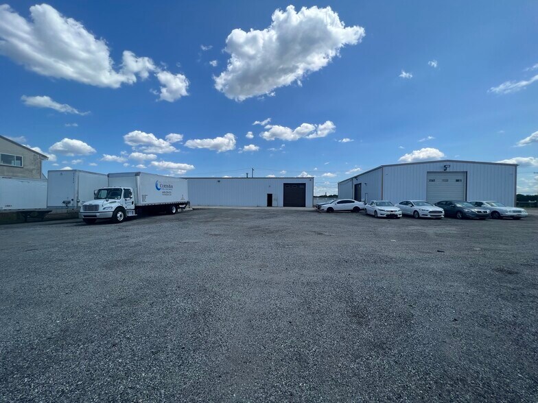 More Photos Of 1445 Calcon Hook Rd, Sharon Hill Warehouse For Lease