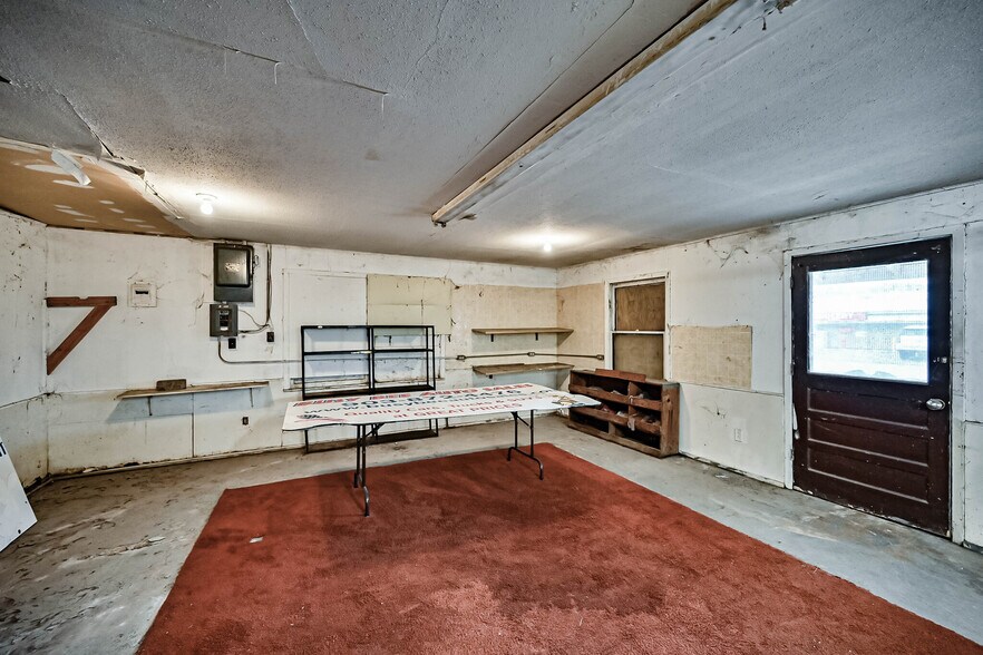 More Photos Of 600 W 13th Ave, Corsicana Flex For Sale