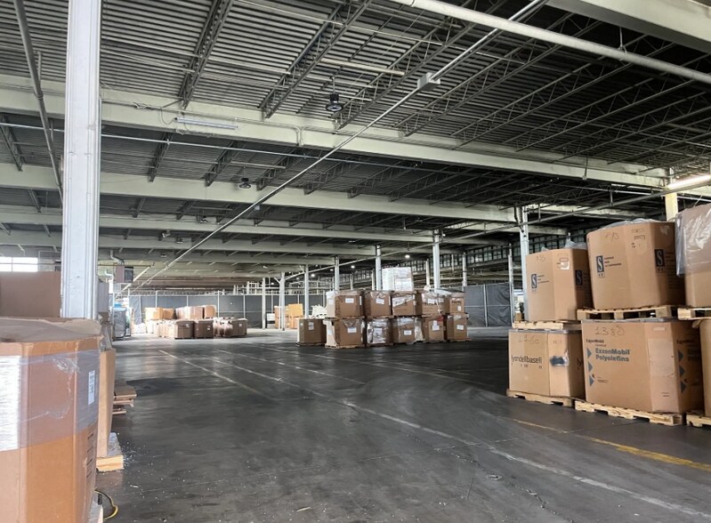 More Photos Of 1119 Kickapoo St, Lincoln Warehouse For Lease