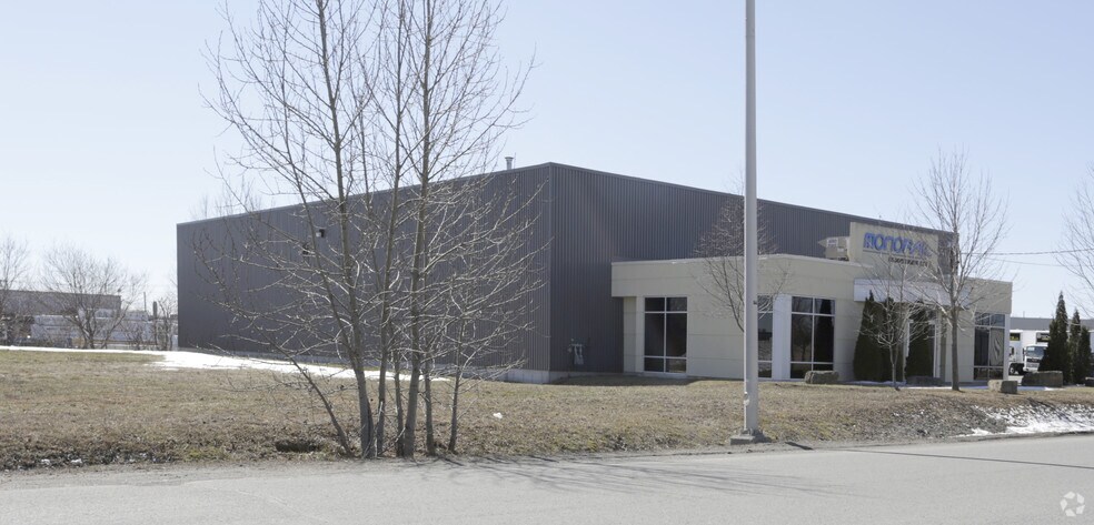 More Photos Of 3965 Rue Alfred-Laliberté, Boisbriand Warehouse For Lease