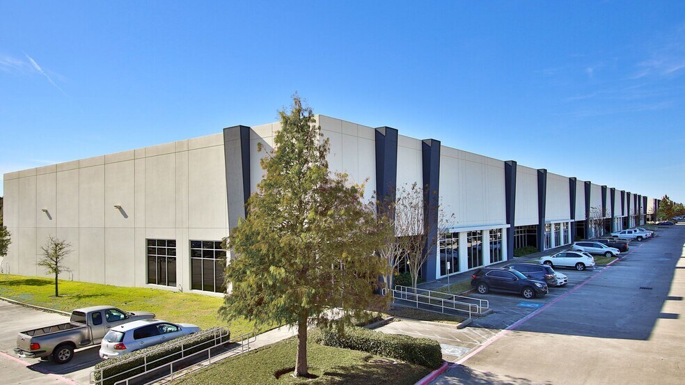 More Photos Of 3423 N Sam Houston Pky W, Houston Unknown For Lease