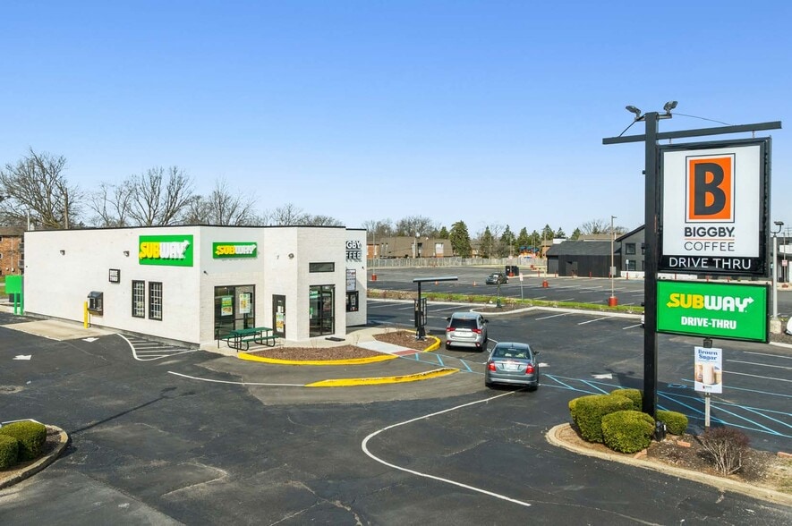 Primary Photo Of 718 N Us-31, Greenwood Fast Food For Sale