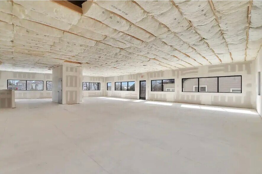 More Photos Of 6815 N Main St, Houston Unknown For Lease