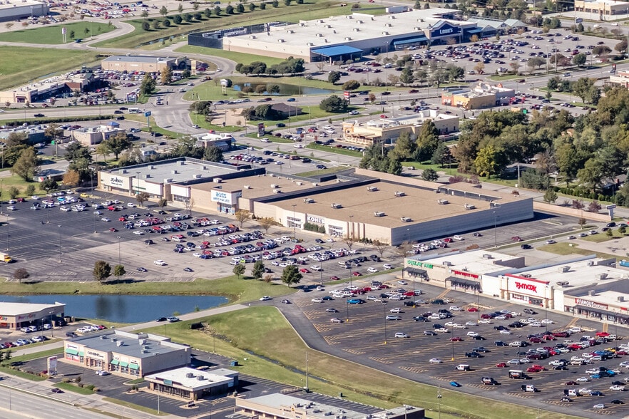 Primary Photo Of 6920-6930 W Kellogg Dr, Wichita Freestanding For Lease