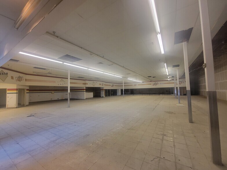 More Photos Of 206-207 Mills Ave, Las Vegas General Retail For Lease