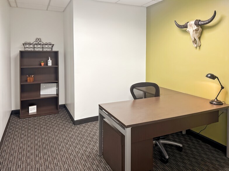 More Photos Of 3900 N Causeway Blvd, Metairie Coworking Space