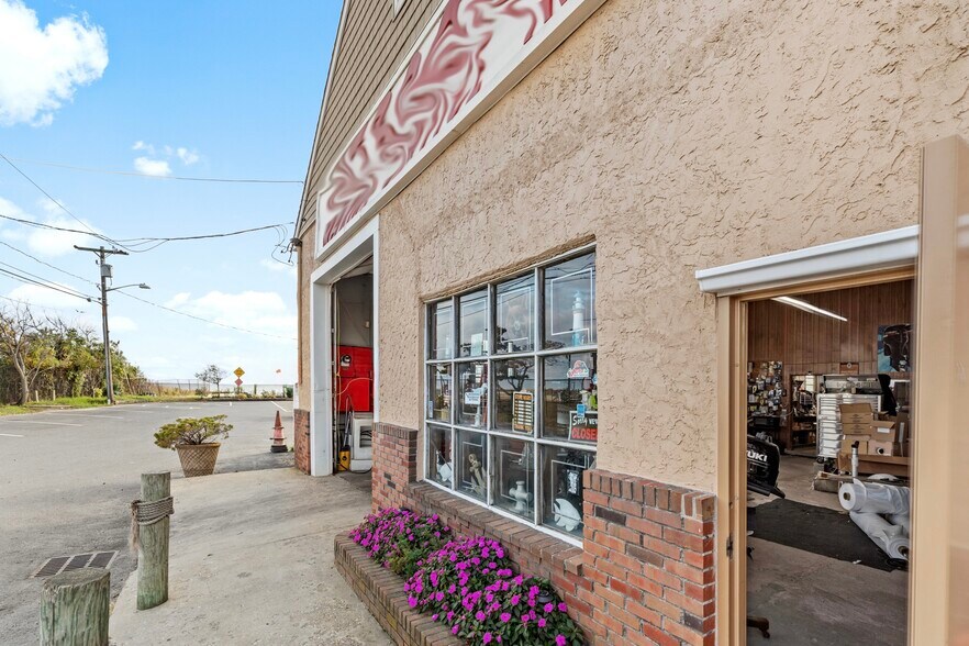 More Photos Of Suffolk County, Bay Shore Marina For Sale