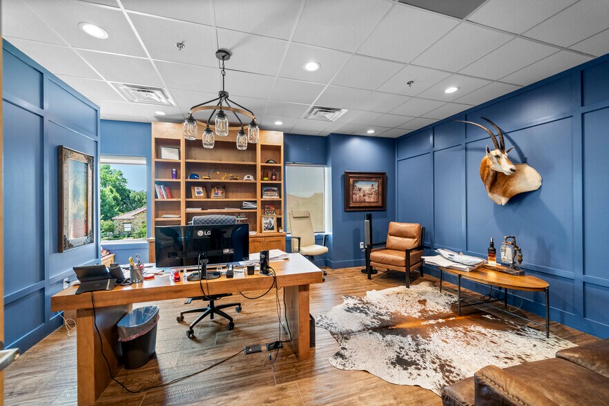 More Photos Of 351 W Southlake Blvd, Southlake Medical For Sale