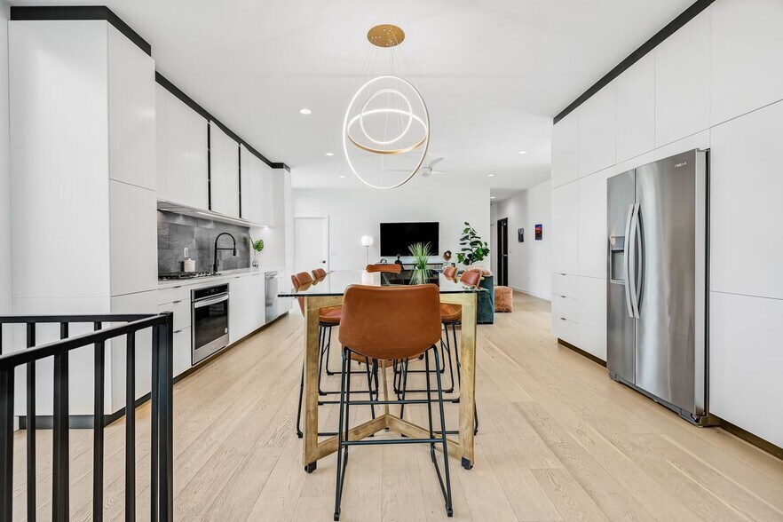 More Photos Of 2208 Lake Austin Blvd, Austin Office Residential For Sale