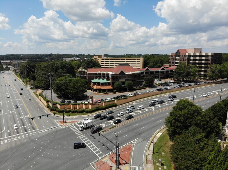 More Photos Of 2000 Powers Ferry Rd SE, Marietta Office For Sale