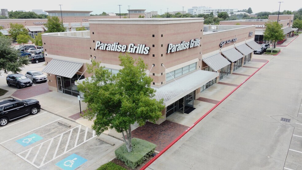 More Photos Of 15820 Southwest Fwy, Sugar Land Freestanding For Lease