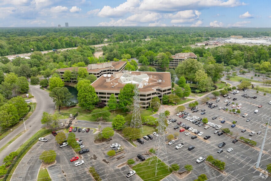 More Photos Of 2650 Thousand Oaks Blvd, Memphis Office For Lease