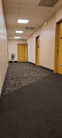 More Photos Of 110 E Schiller St, Elmhurst Office For Lease