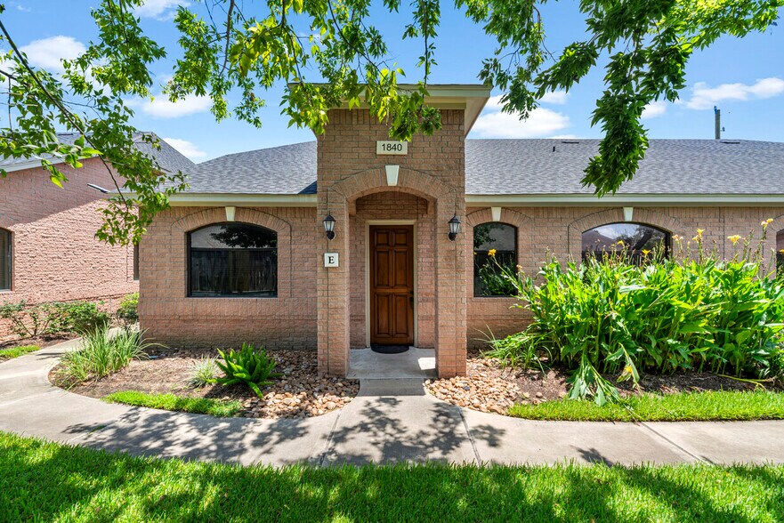 More Photos Of 1826 Snake River Rd, Katy Medical For Sale