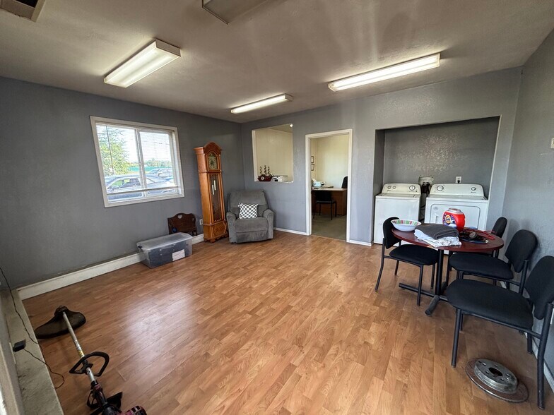 More Photos Of 1357 Spring St, Saint Marys Specialty For Sale