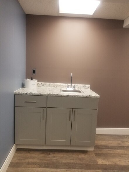 More Photos Of 4068 Mt Royal Blvd, Allison Park Medical For Lease