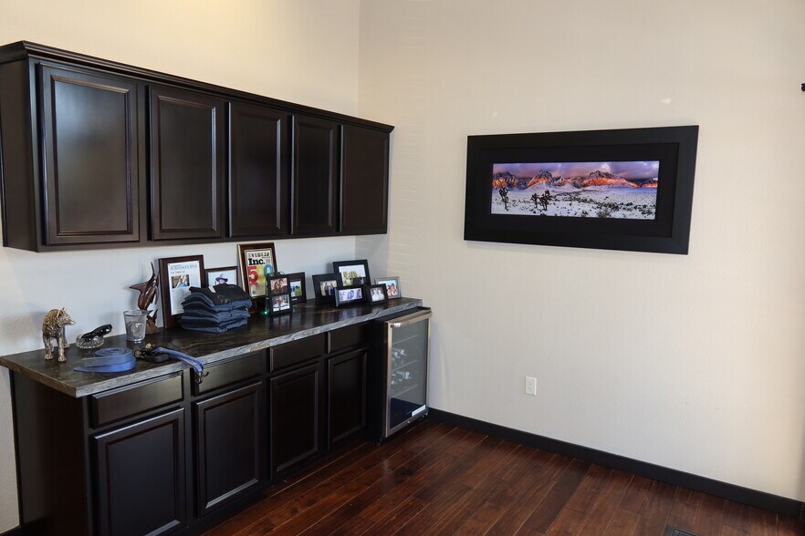 More Photos Of 7100 E Cave Creek Rd, Cave Creek Office Residential For Sale