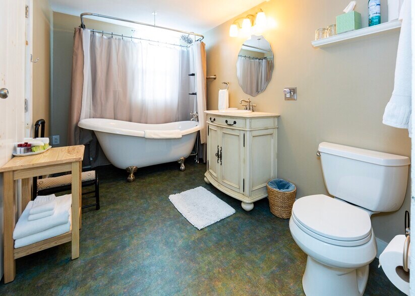 More Photos Of 715 State Highway 3, Bar Harbor Hospitality For Sale