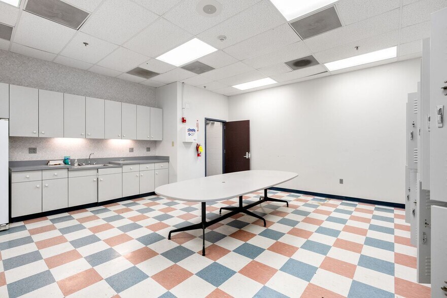 More Photos Of 2800 Diode Ln, Louisville Warehouse For Sale