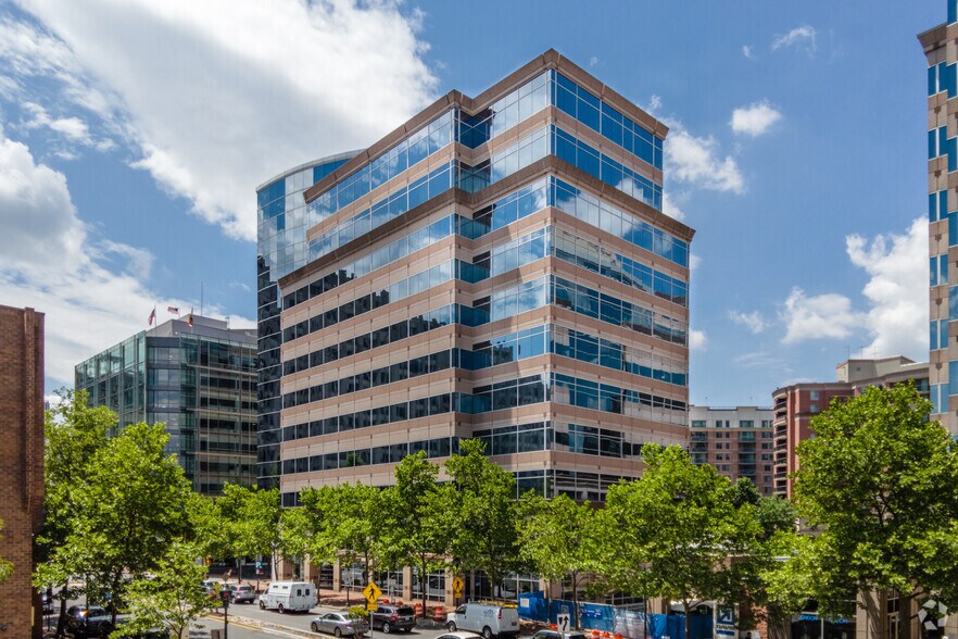 More Photos Of 7600 Wisconsin Ave, Bethesda Office For Lease