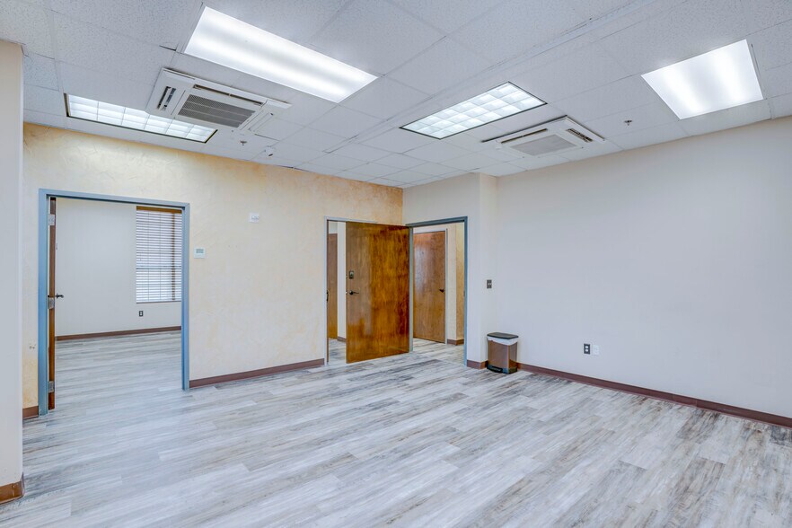 More Photos Of 7711 San Jacinto Pl, Plano Medical For Lease