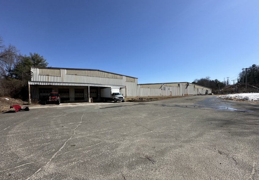 More Photos Of 24 Spring St, Florence Warehouse For Lease