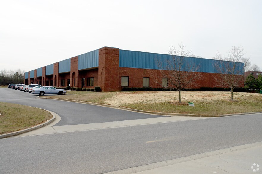 More Photos Of 1005 Union Center Dr, Alpharetta Warehouse For Lease