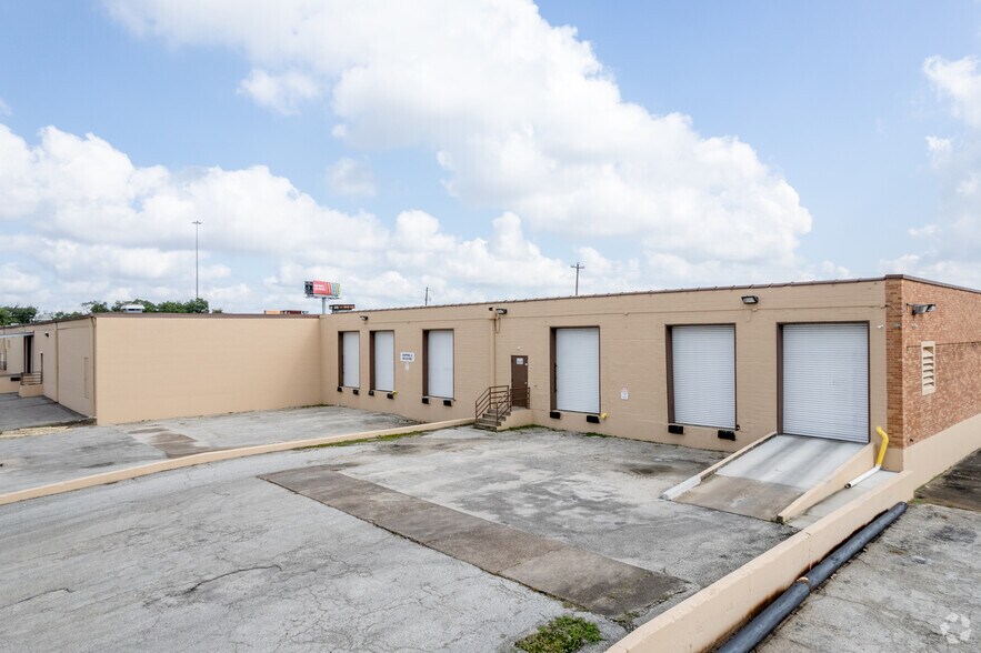 Primary Photo Of 6601-6607 Stillwell St, Houston Warehouse For Lease