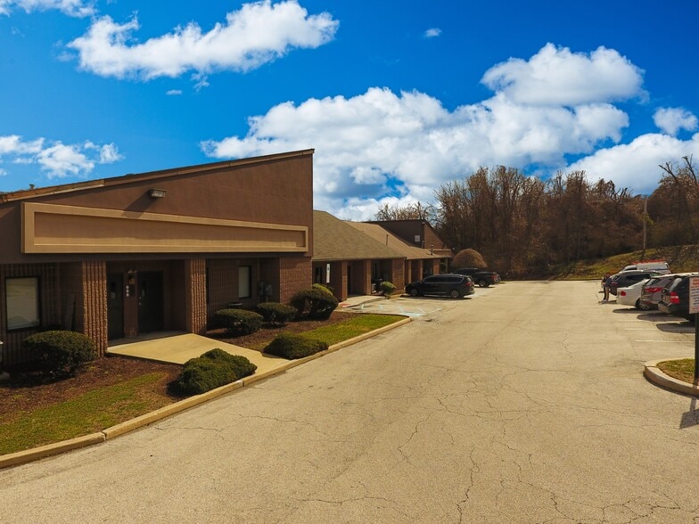 More Photos Of 835-845 Sussex Blvd, Broomall Light Distribution For Lease