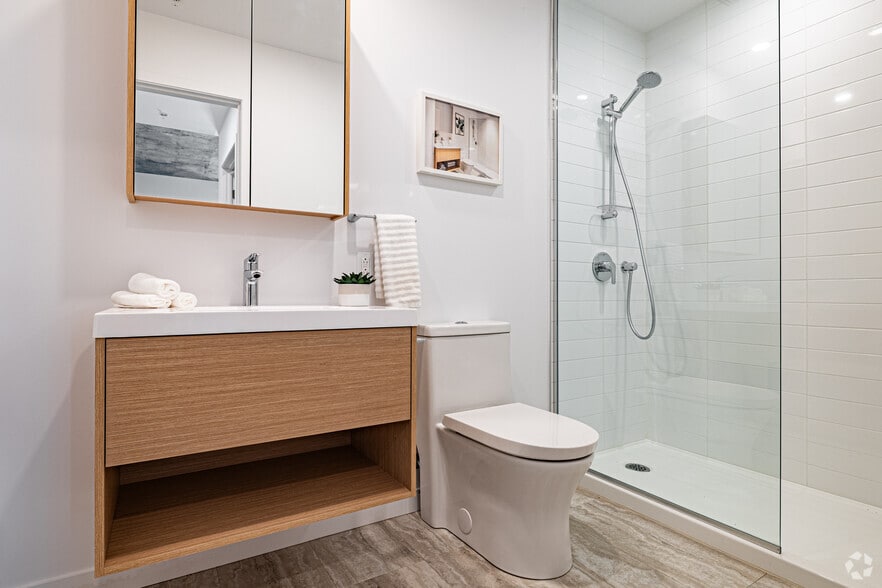 More Photos Of 300 Pl Charles-Le Moyne, Longueuil Apartments For Lease