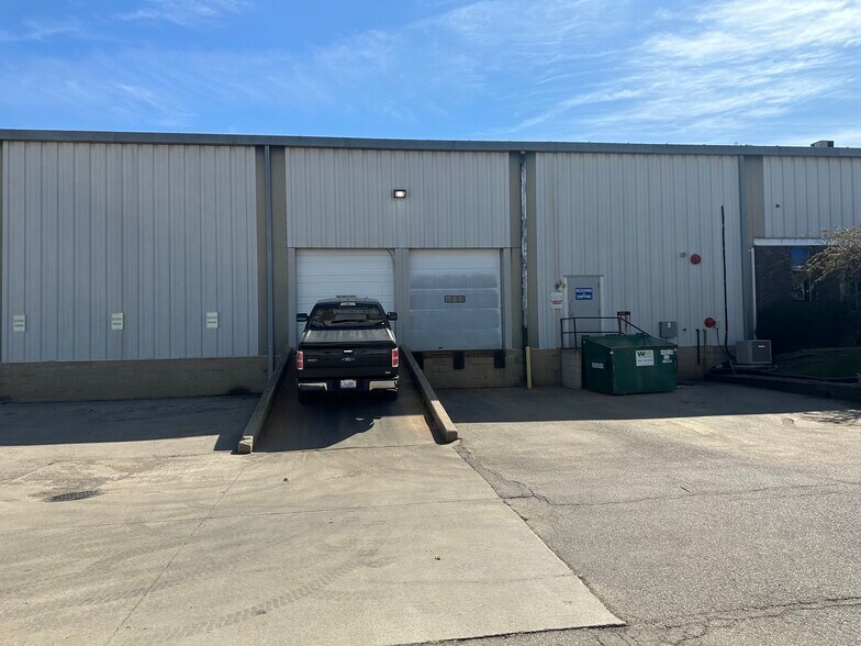 More Photos Of 1616 W Chanute Rd, Peoria Unknown For Lease
