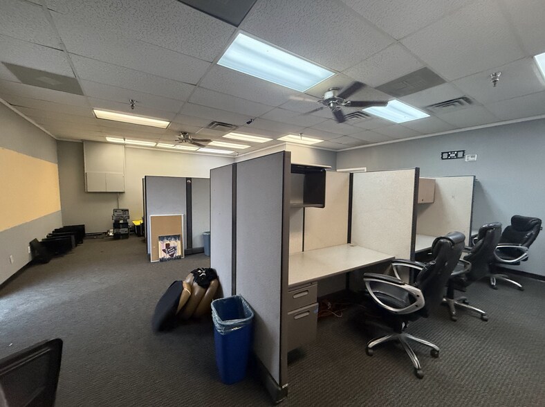 More Photos Of 109 Denson Dr W, Austin Light Distribution For Lease