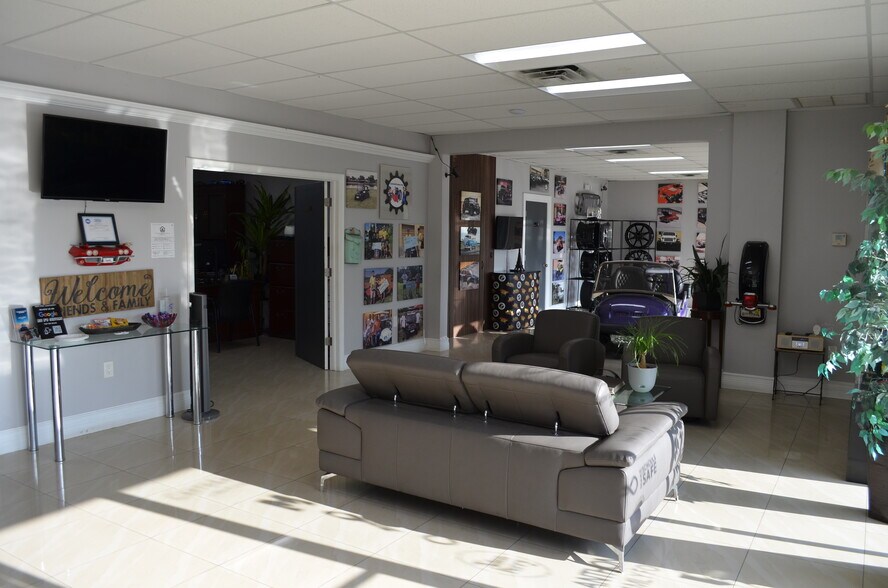 More Photos Of 5359 N Nob Hill Rd, Sunrise Office For Sale