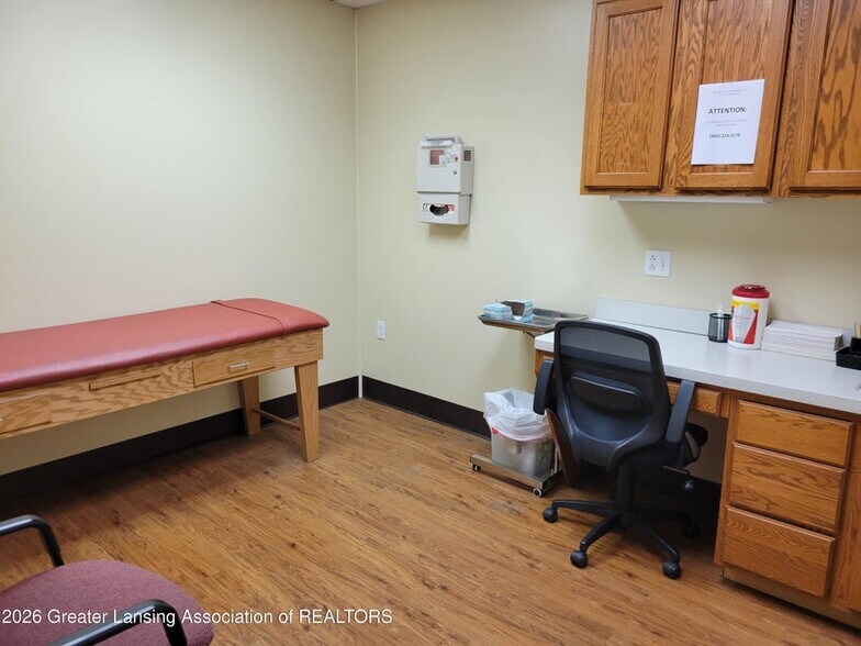 More Photos Of 108 W Higham St, Saint Johns Medical For Sale