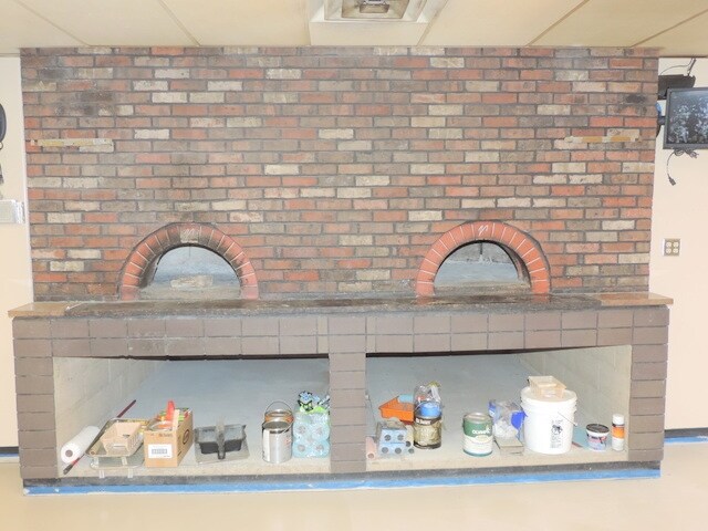 More Photos Of 933 W Main St, Farmington Restaurant For Sale