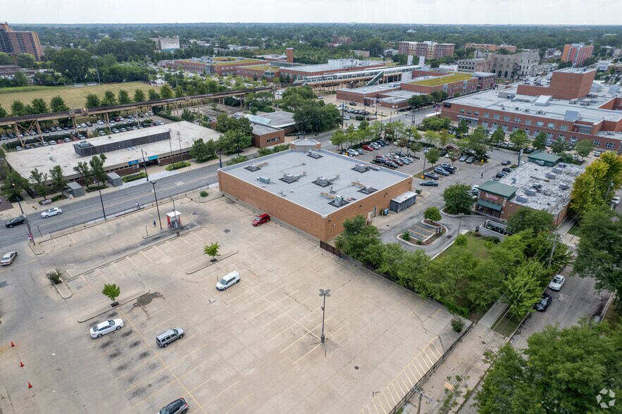 More Photos Of 650 W 63rd St, Chicago Drugstore For Lease