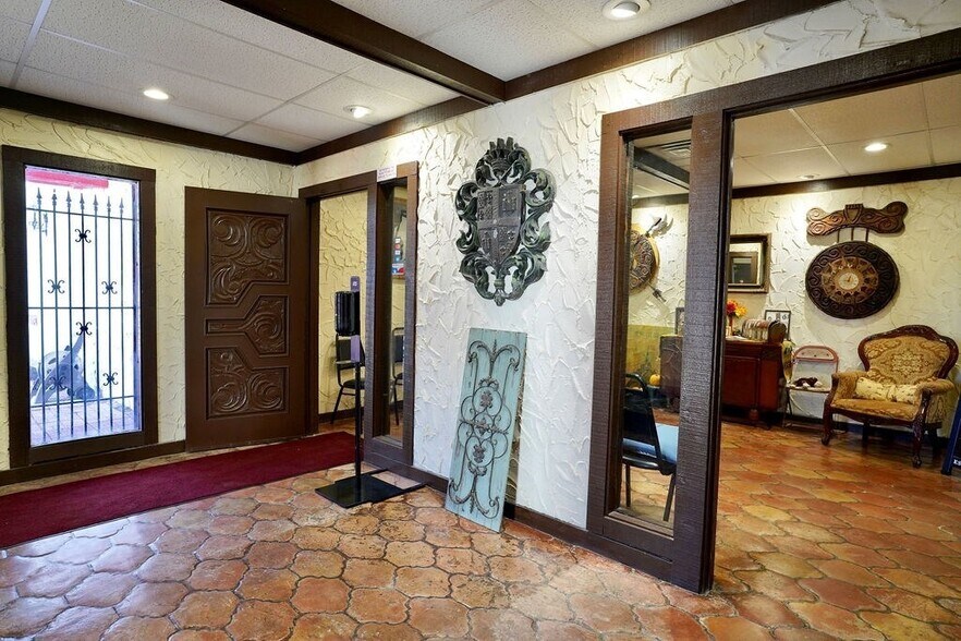 More Photos Of 206 NW 4th St, Big Spring Restaurant For Sale