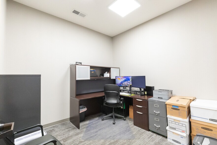 More Photos Of 6400 Elvas Ave, Sacramento Freestanding For Sale