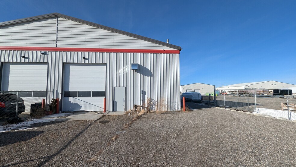 More Photos Of 1075 36 St N, Lethbridge Warehouse For Sale