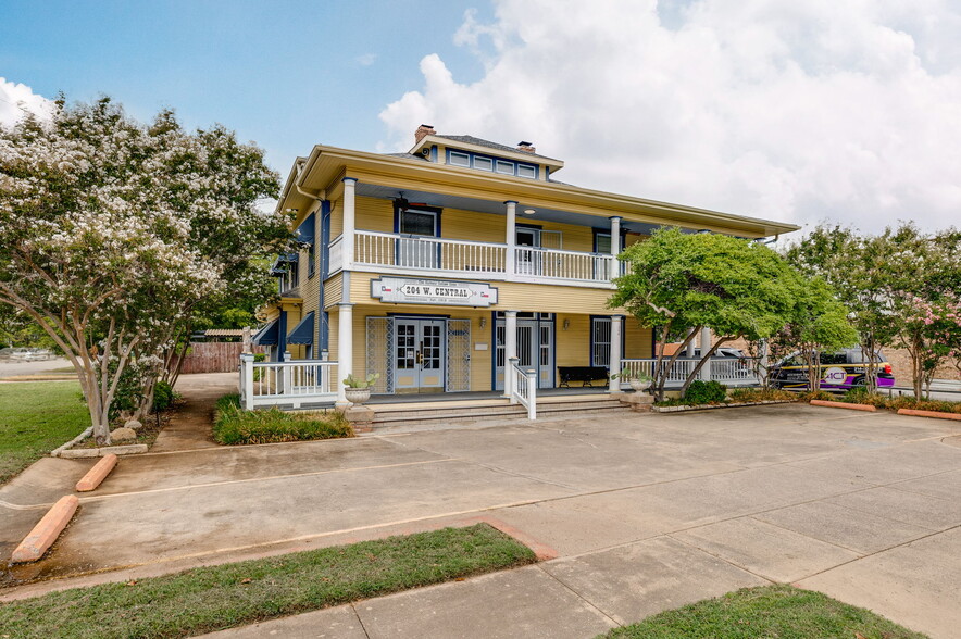 Primary Photo Of 204 W Central Ave, Fort Worth Office For Lease