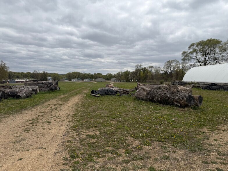More Photos Of 1716 N 3rd St, Saint Peter Land For Sale