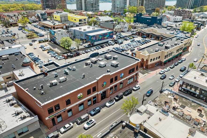 More Photos Of 1638-1642 Schlosser St, Fort Lee Unknown For Lease