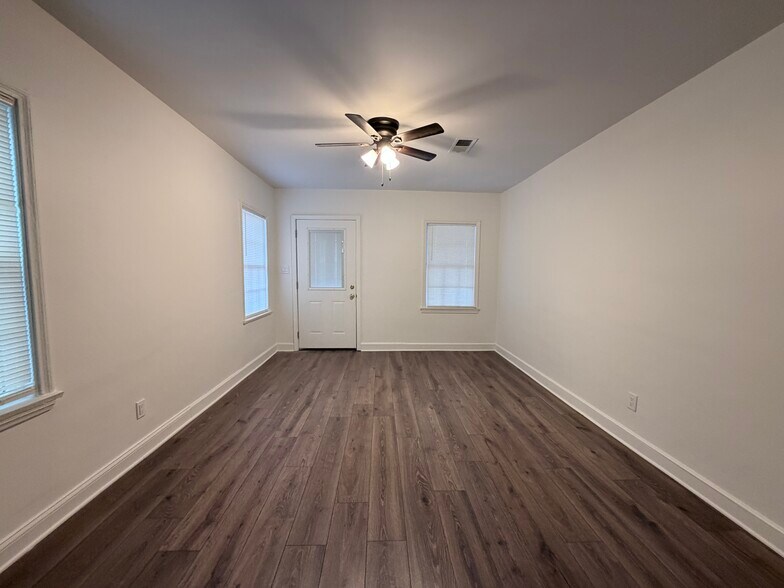 More Photos Of 3612 Park Ave, Memphis General Retail For Sale