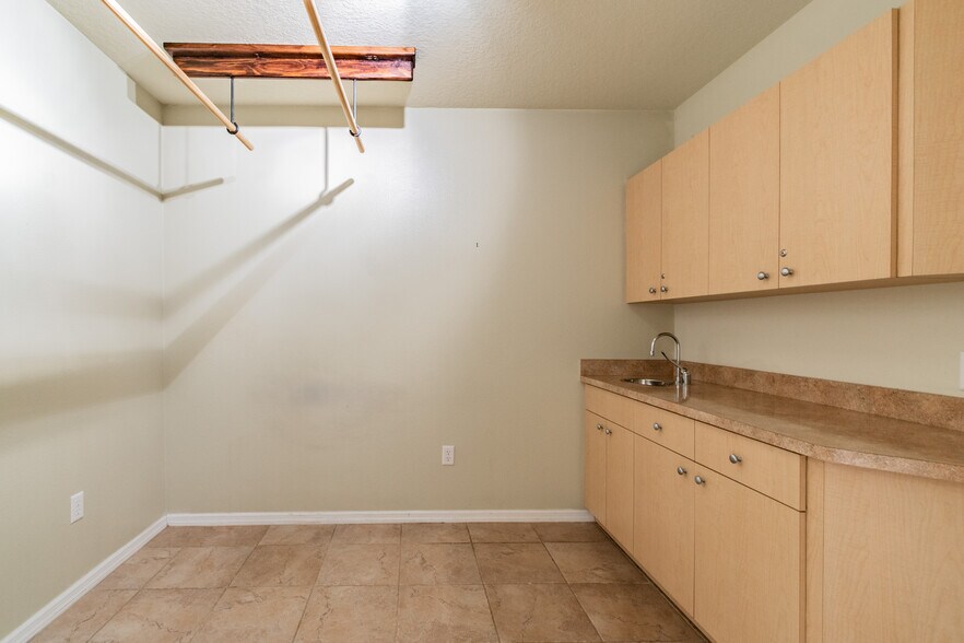 More Photos Of 2142 Ashley Oaks Cir, Wesley Chapel Medical For Sale