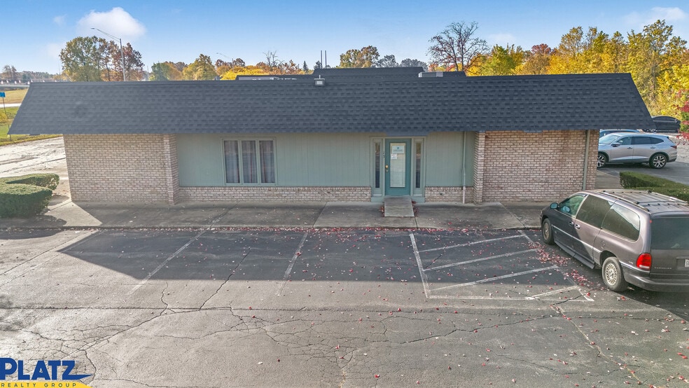 More Photos Of 5208 Mahoning Ave, Austintown Office For Lease